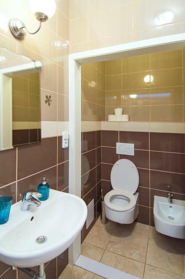 Modern Navratilova Ii Apartment Prag